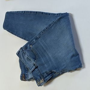 Torrid jeans, ankle length. Sz 18